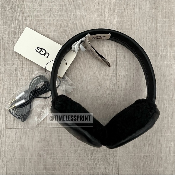 Ugg Black Leather/Sheepskin Wired Earmuffs - Picture 3 of 5